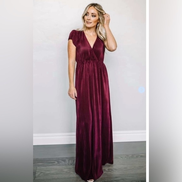 Baltic Born Athena Pleated Maxi Dress In Burgundy Size Small NWT - Picture 1 of 7